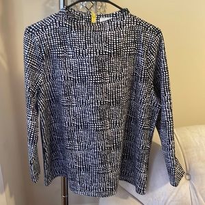 Women’s shirt NWT. Love the yellow zipper detail. Brand Melloday